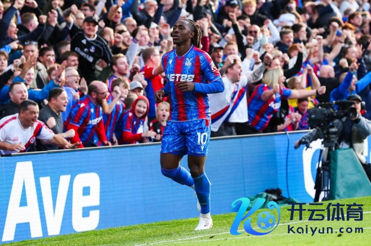 意媒：尤文和那不勒斯挑升水晶宫中场埃泽，本赛季12场4球2助